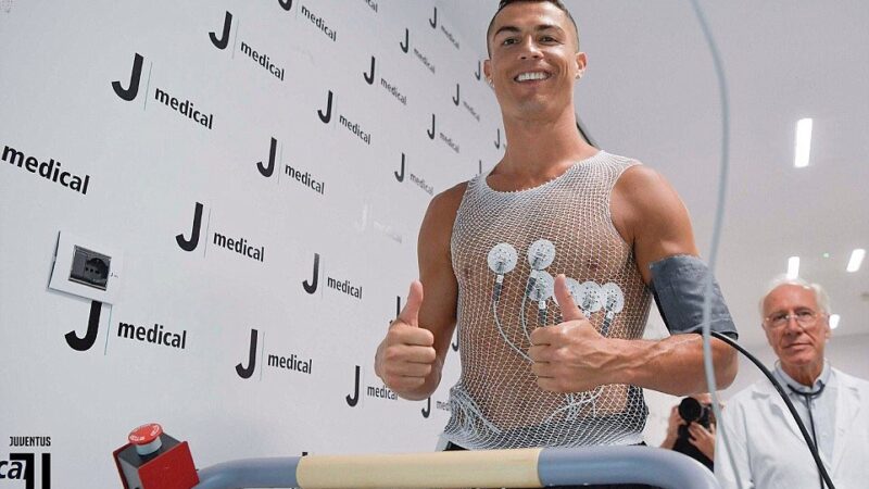 A caminho da sexta Copa, Cristiano Ronaldo investe US$ 1 milhão por ano em cuidados com o corpo