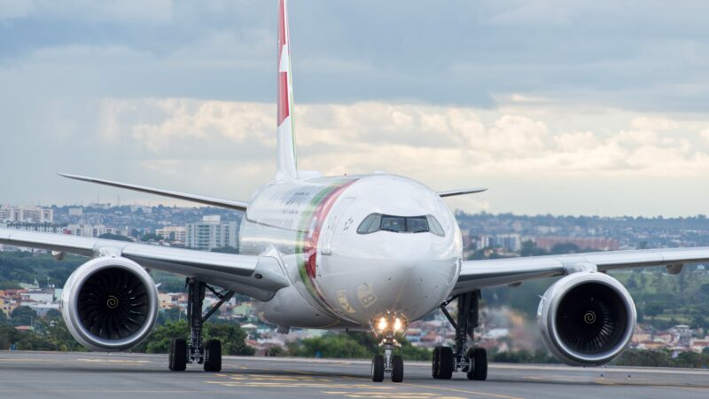 Companhias aéreas cancelam voos para Portugal após anúncio de greve geral; veja os afetados