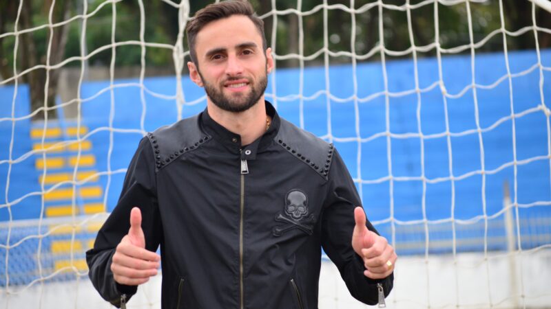 São José anuncia contratação do volante Maurício, ex-Fluminense