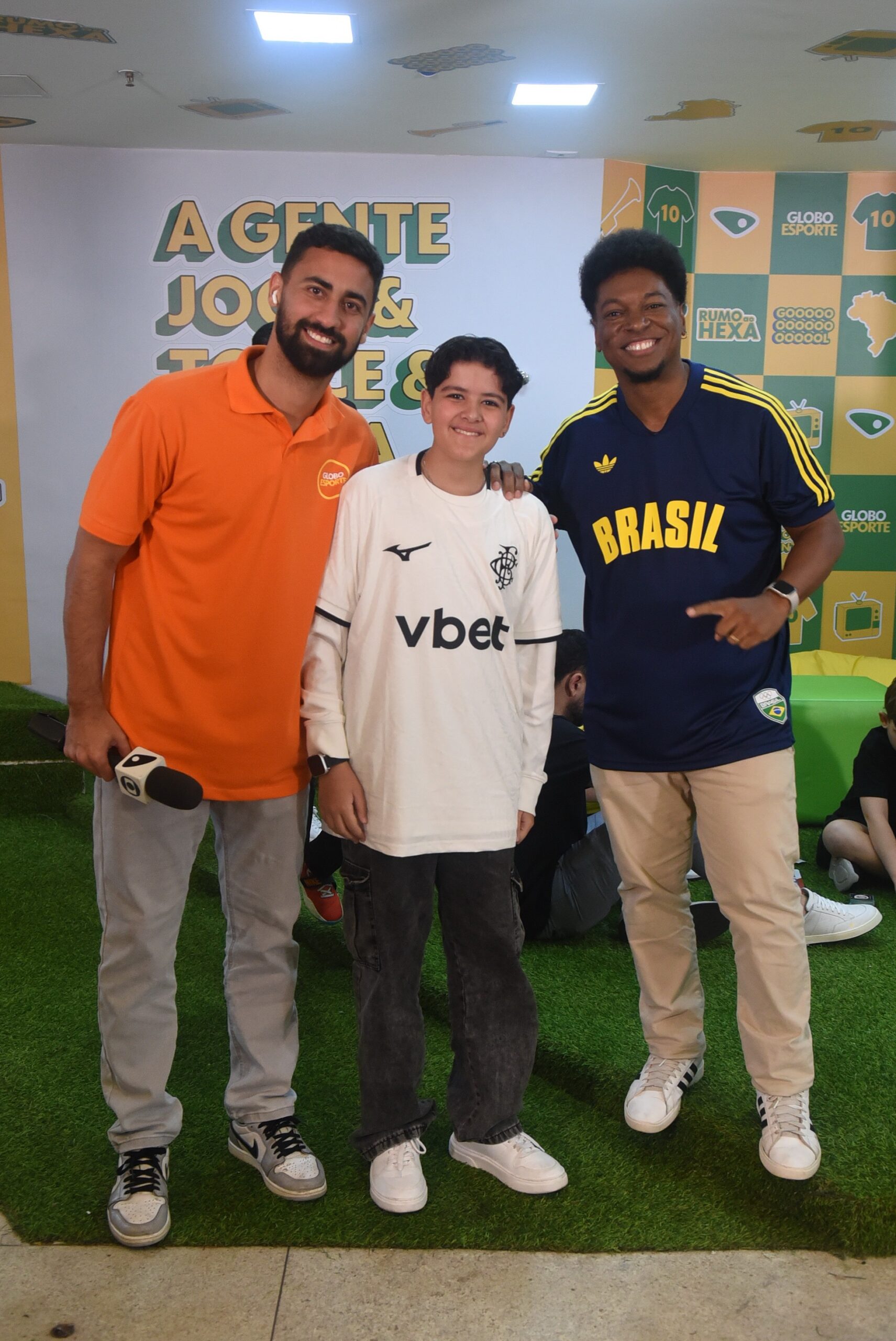 GE é apresentado ao vivo em novo espaço para troca de figurinhas, no Shopping Vitória