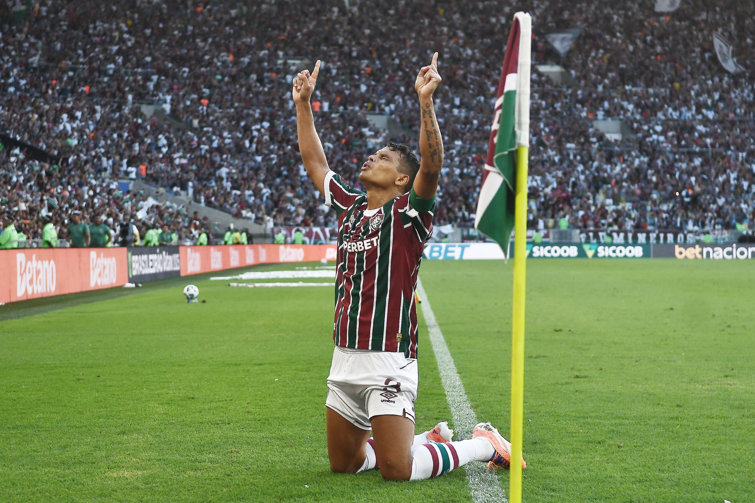 Hulk comemora contratação de Thiago Silva pelo Fluminense: “Bem-vindo de volta”