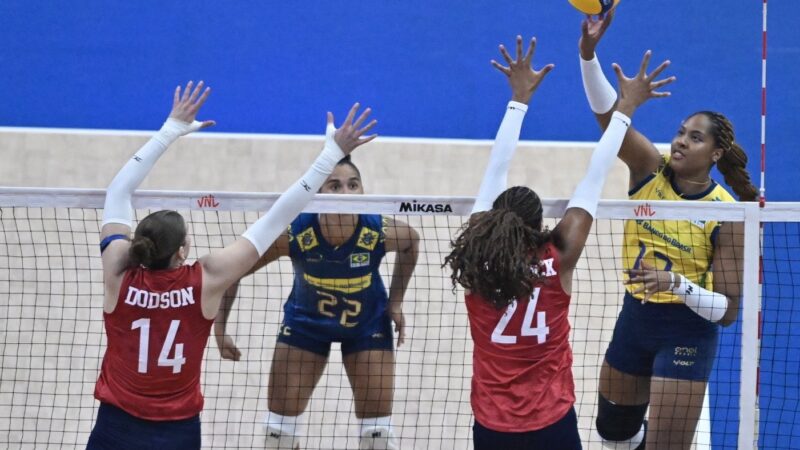Seleção dos EUA de vôlei critica teste genético obrigatório do COI: “Atletas merecem dignidade”