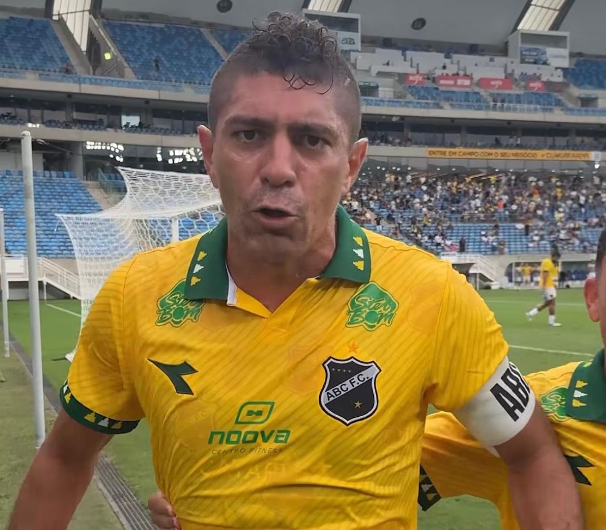 Zagueiro do ABC marca na Série D e manda recado inusitado a Ancelotti: “Me chama que faço gol”