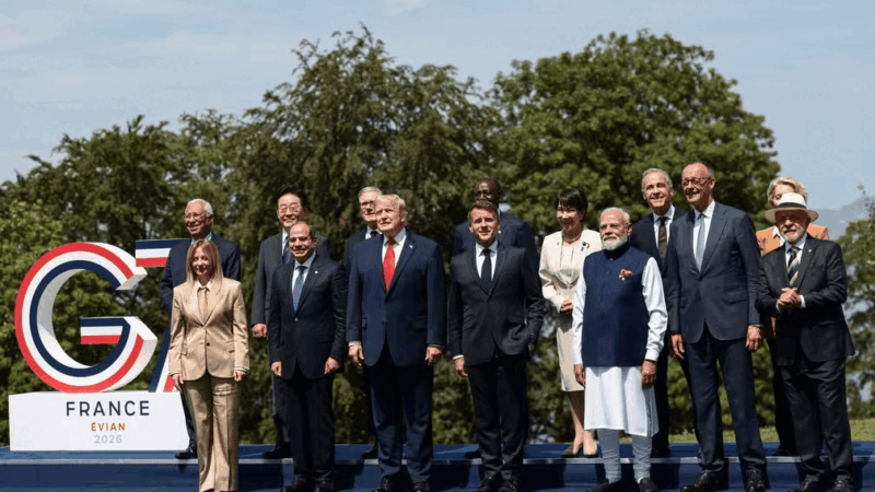 FOTOS E VÍDEO: Trump e Lula posam para a ‘foto de família’ do G7 e não se cumprimentam durante o retrato oficial