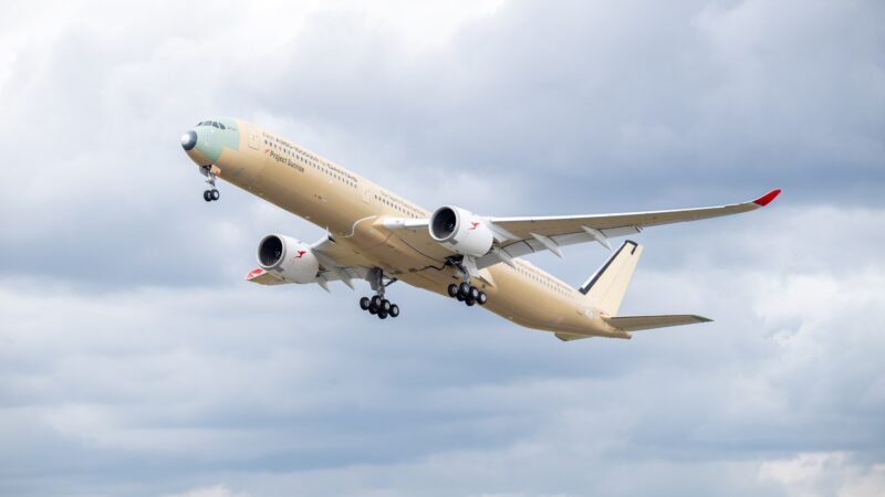 Avião que fará rota mais longa do mundo faz primeiro voo de teste; veja como foi a viagem