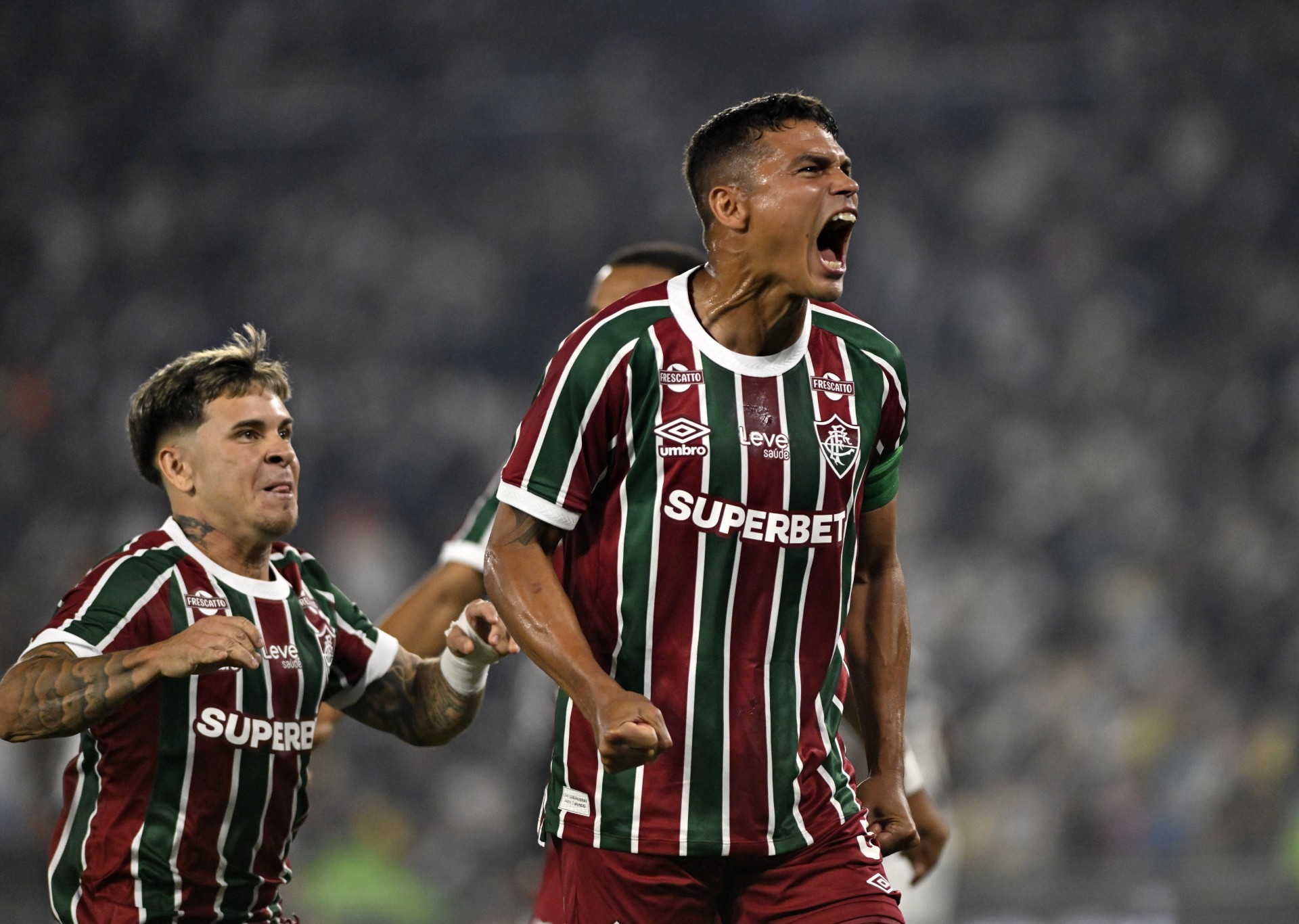 Bastidores: contratação de Thiago Silva teve lobby de Hulk, paciência nas férias e rápida reviravolta