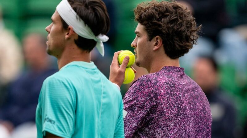 João Fonseca, ao lado de alemão, vence na estreia de duplas do ATP de Halle