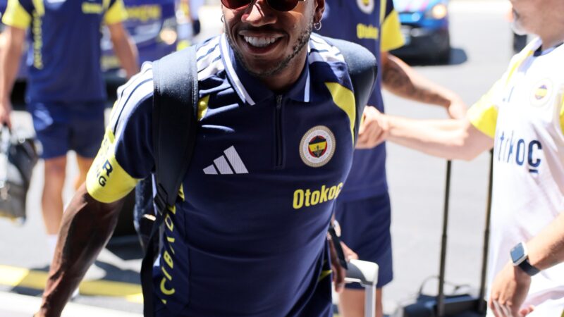 Fred se reapresenta no Fenerbahce e situação segue “travada” com o Atlético-MG