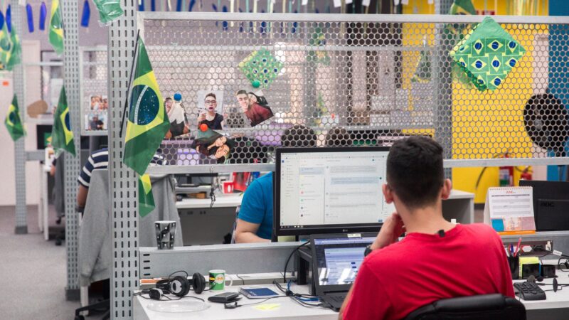Copa do Mundo: Brasil pode ter mais três jogos em dias úteis; veja como fica expediente e salários