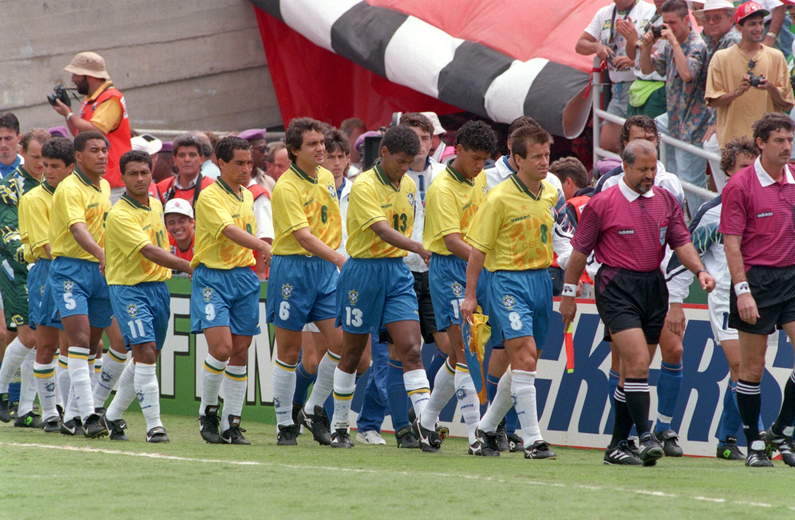 O que ajudou a formar a Seleção? JN explora a união do futebol brasileiro