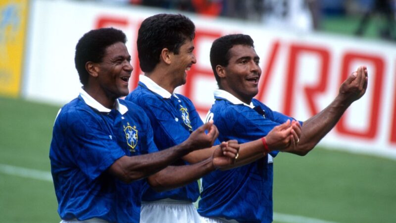 Bebeto pede para Endrick repetir comemoração que imortalizou na Copa do Mundo de 1994