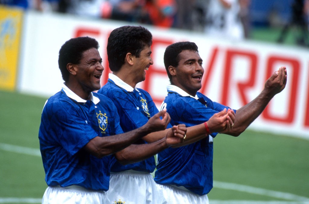 Bebeto pede para Endrick repetir comemoração que imortalizou na Copa do Mundo de 1994