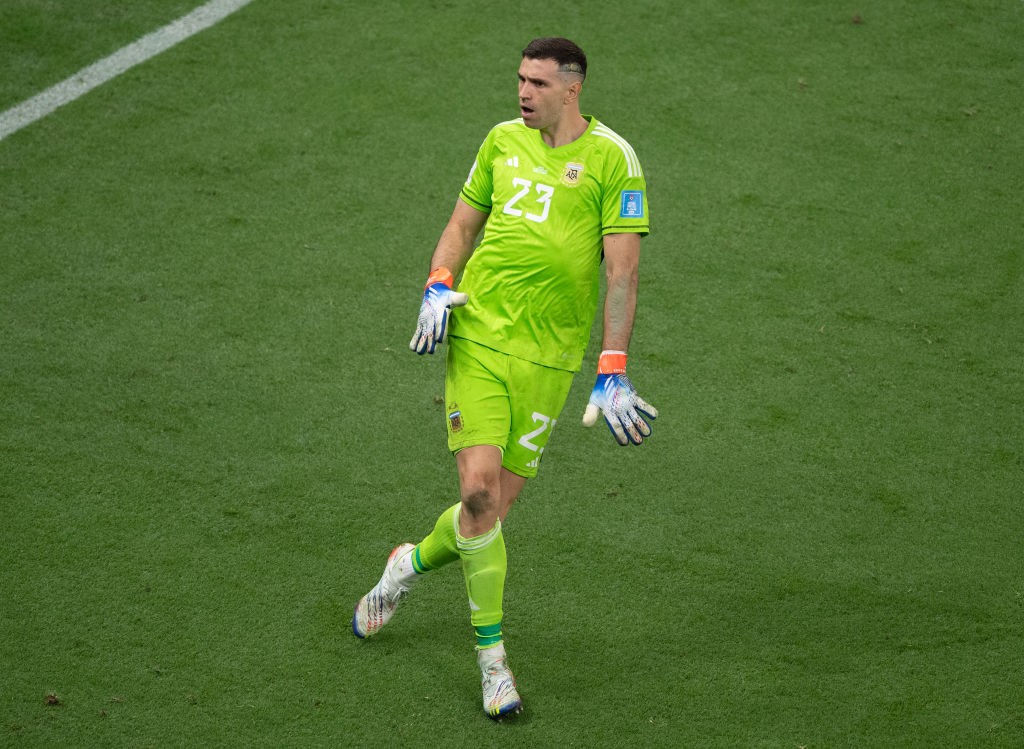 Destaque da Argentina na Copa de 2022, Dibu Martínez entra na mira da Juventus, diz jornal