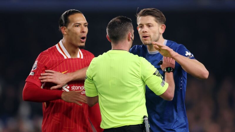 Árbitro de Holanda x Suécia tem histórico de problemas com zagueiro Van Dijk