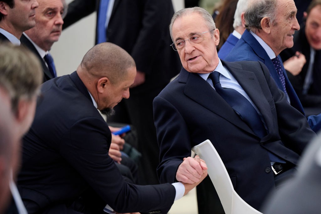 Roberto Carlos declara apoio a Florentino Pérez nas eleições do Real Madrid: “Melhor de todos os tempos”