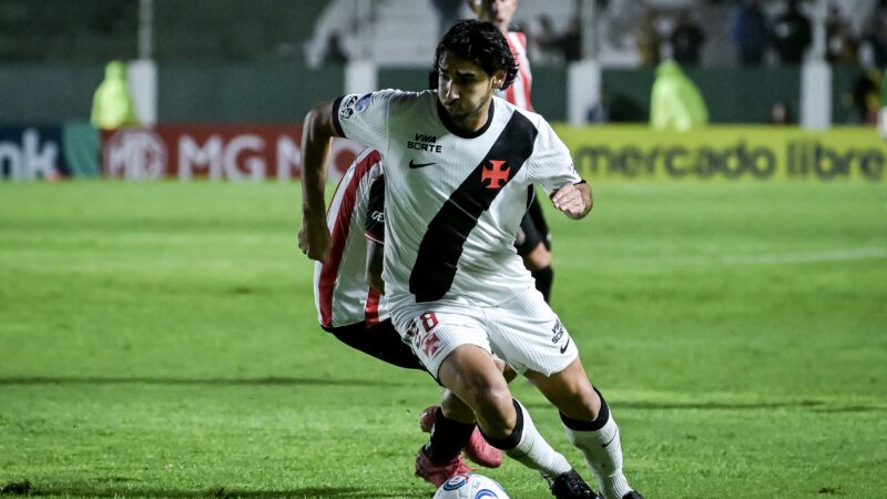 Vasco renova o contrato do volante JP até o final de 2028