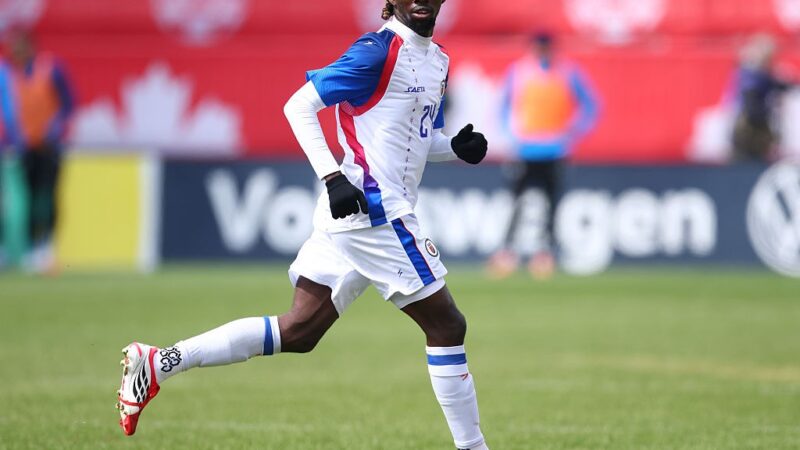Único convocado do Haiti no futebol local chega aos EUA após atraso de visto, diz jornal