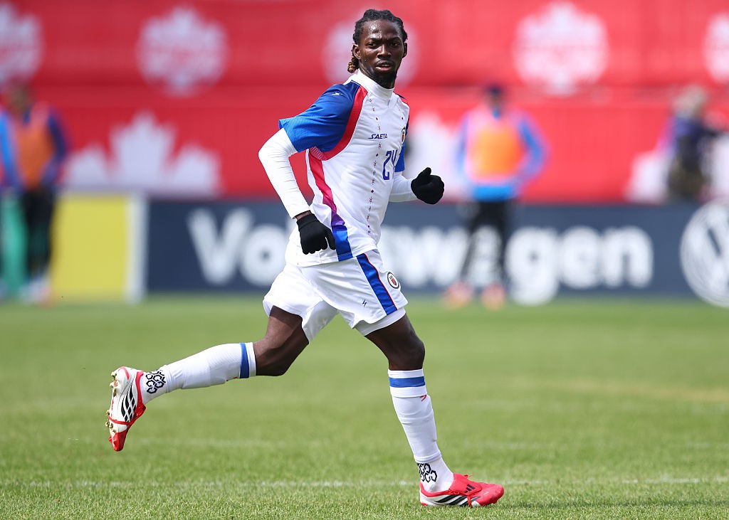 Único convocado do Haiti no futebol local chega aos EUA após atraso de visto, diz jornal
