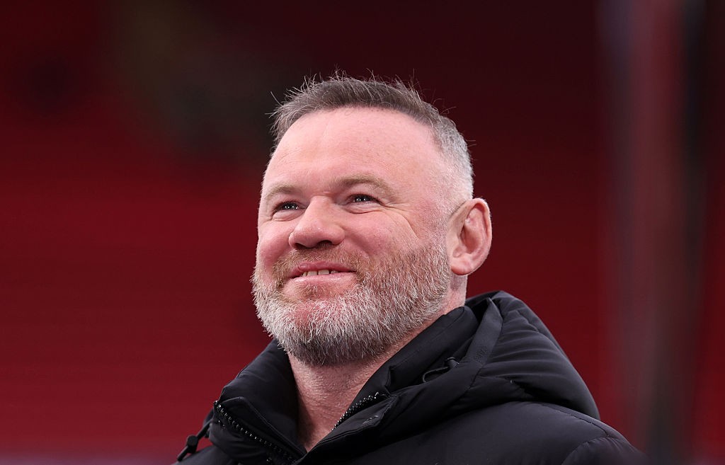 Rooney sugere ida de volante de R$ 800 milhões para a reserva da Inglaterra