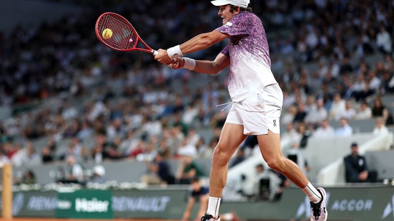 João Fonseca e Jakub Mensik fazem duelo da nova geração nas quartas de Roland Garros