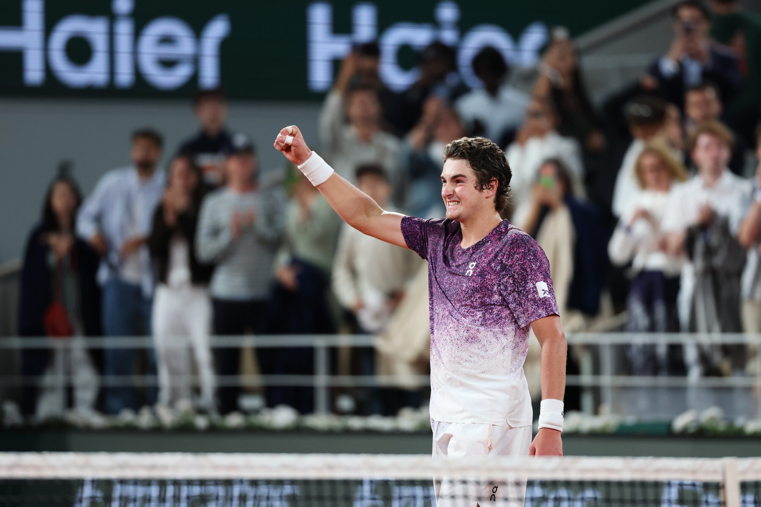 Jornal espanhol exalta João Fonseca após vitória sobre Ruud em Roland Garros: “Mais uma estrela nasce em Paris”