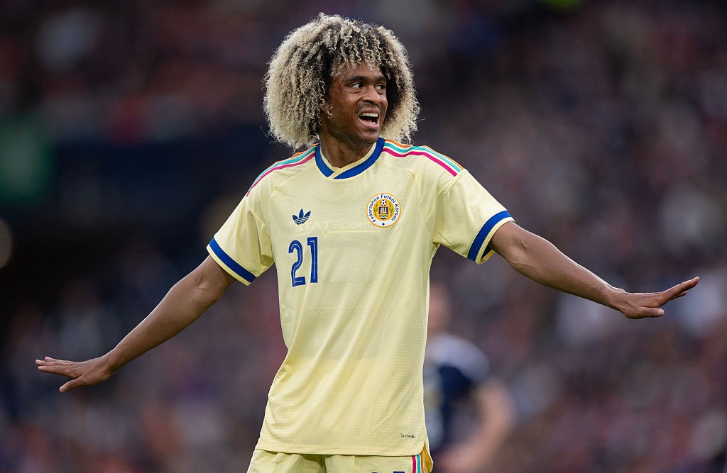 Sucesso de vendas, camisa de Curaçao pode não ser usada na Copa do Mundo; entenda