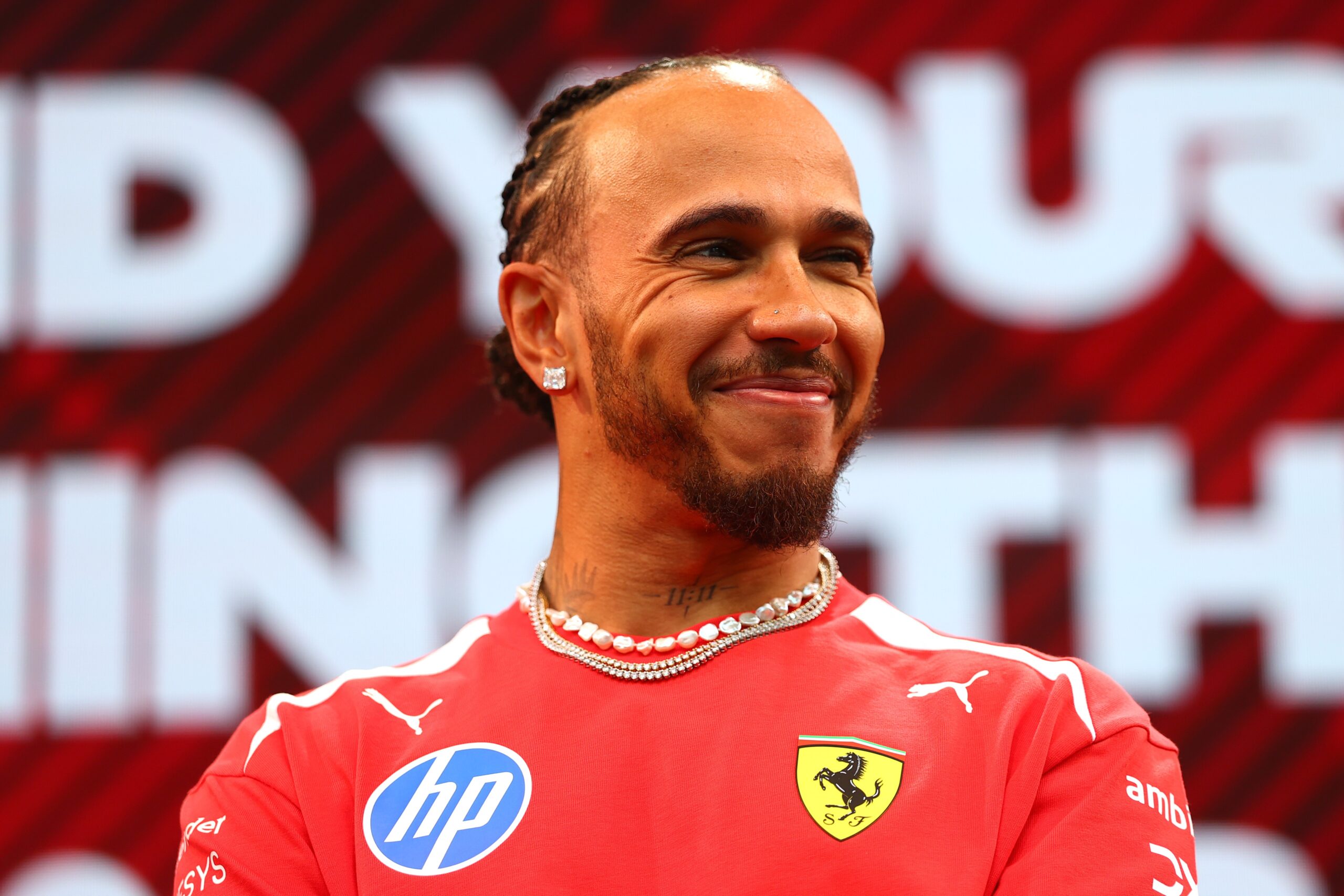 Hamilton repete tática que “rendeu” pódios e dispensa simulador da Ferrari em Mônaco