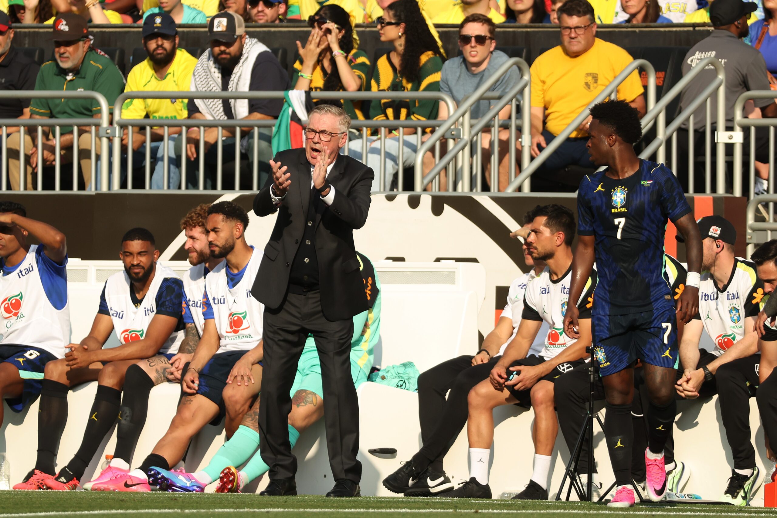 Nada impede Ancelotti de arriscar na escalação da Seleção
