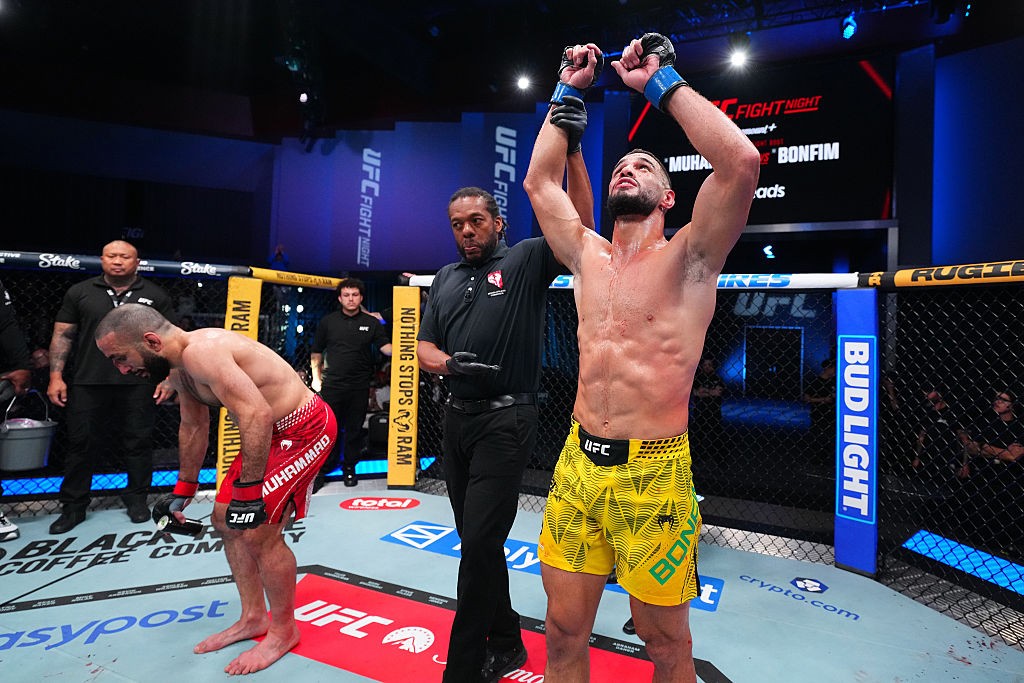 UFC: Gabriel Marretinha bate ex-campeão e se credencia ao top 5 do meio-médio