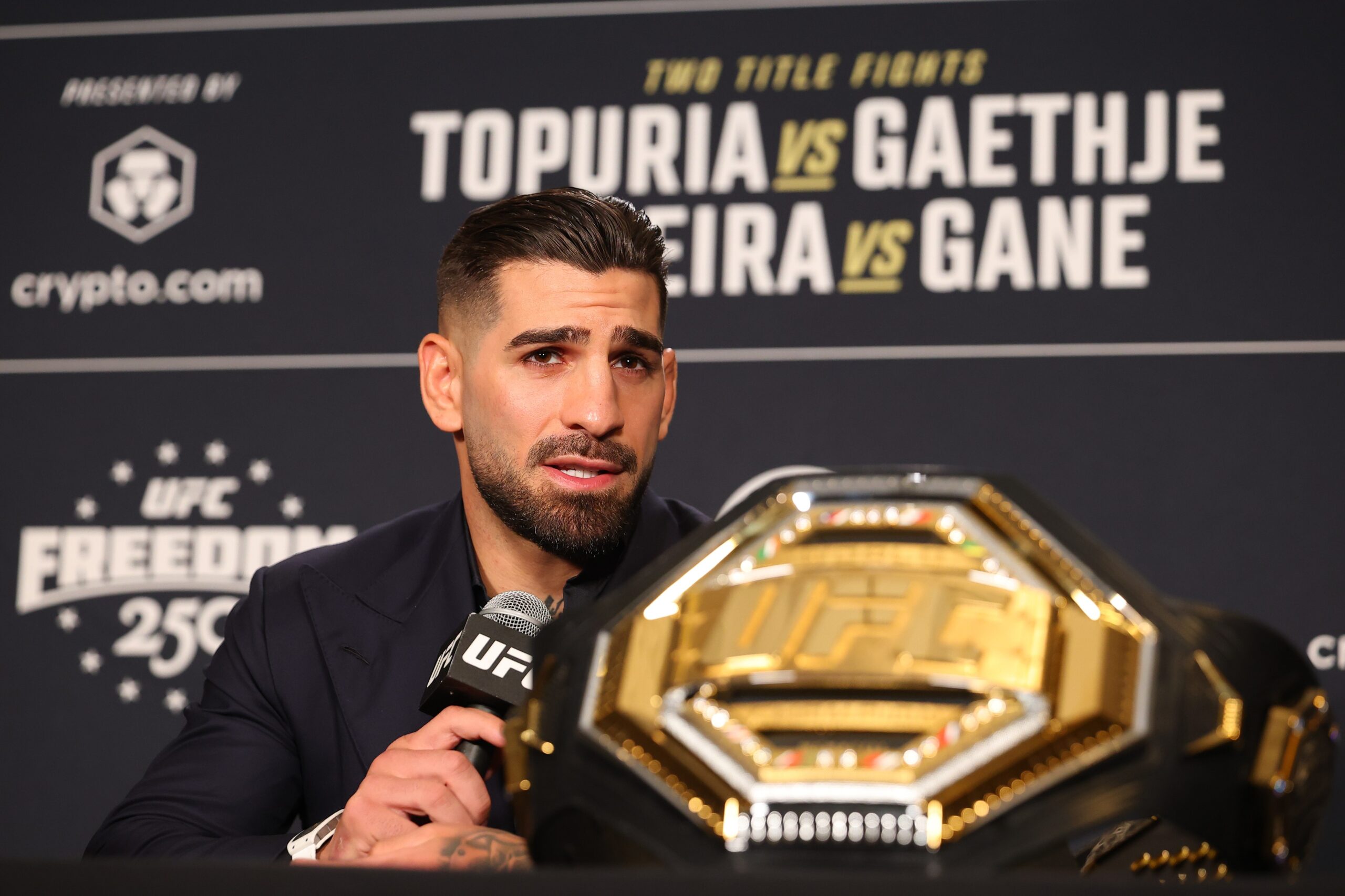 Topuria volta a perder a linha com Gaethje antes do UFC Casa Branca: “É um idiota”