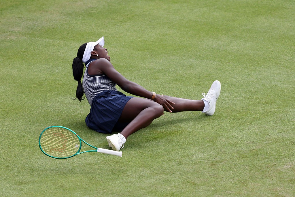 Parceira desiste por lesão, e Serena Williams está fora do torneio de Queen’s