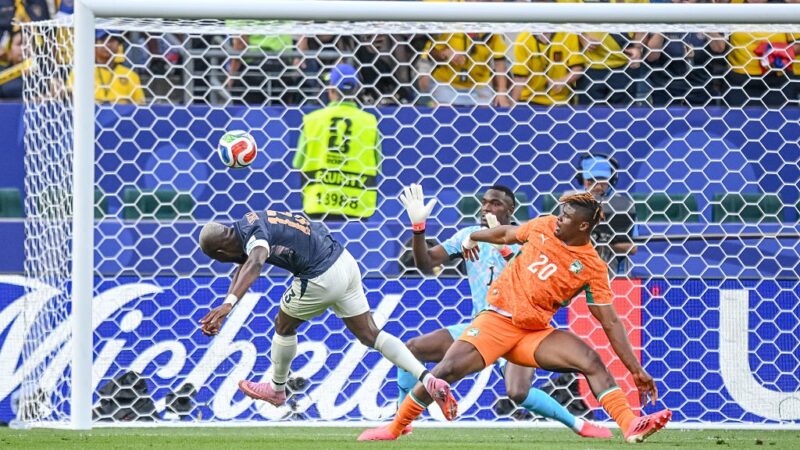 Gol perdido por Enner Valencia gera memes, principalmente de colorados