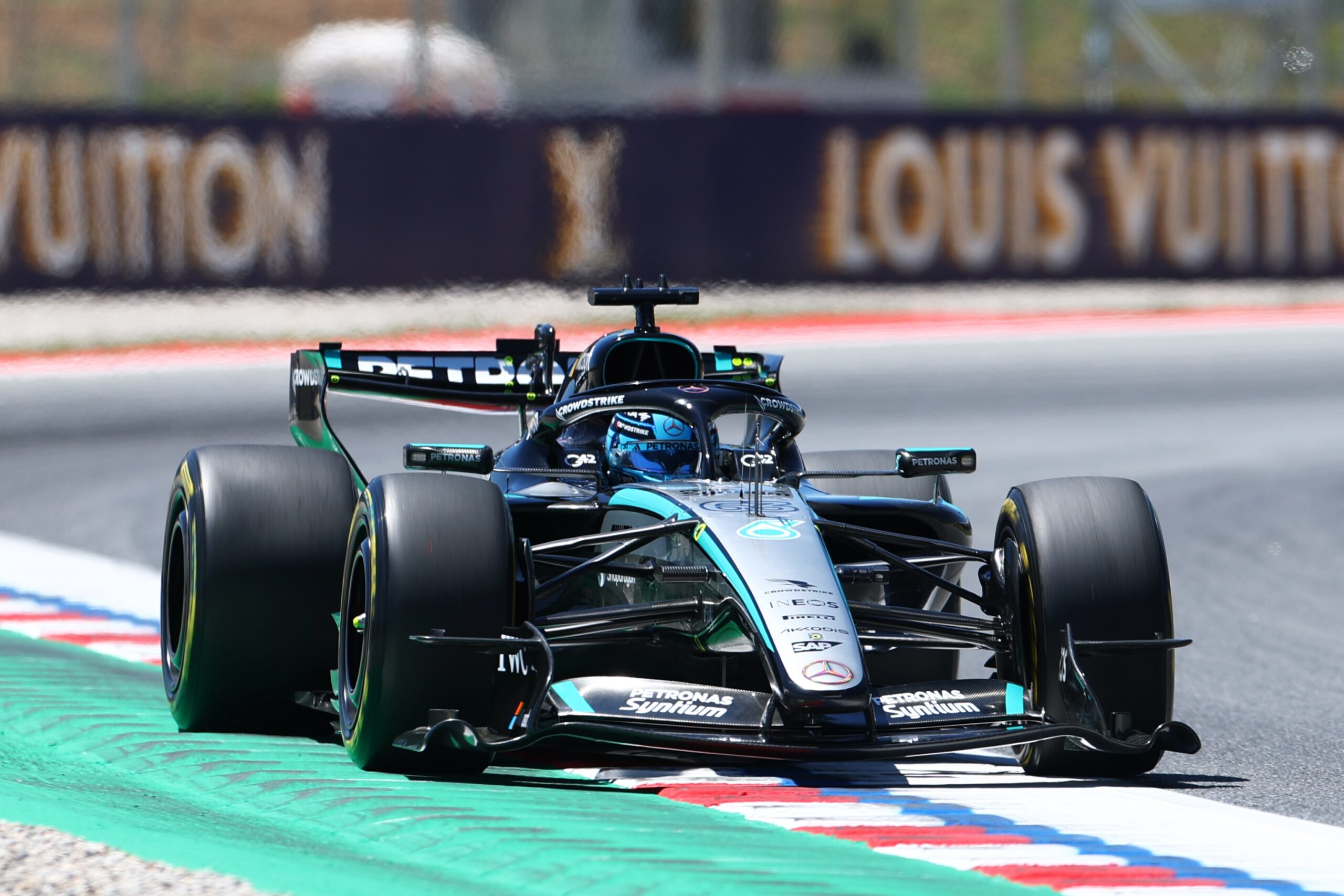 GP de Barcelona-Catalunha: Russell lidera 1º treino, e Bortoleto é 12º