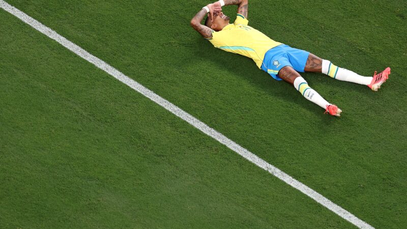 Raphinha é quem mais corre em empate da Seleção na estreia da Copa; veja ranking