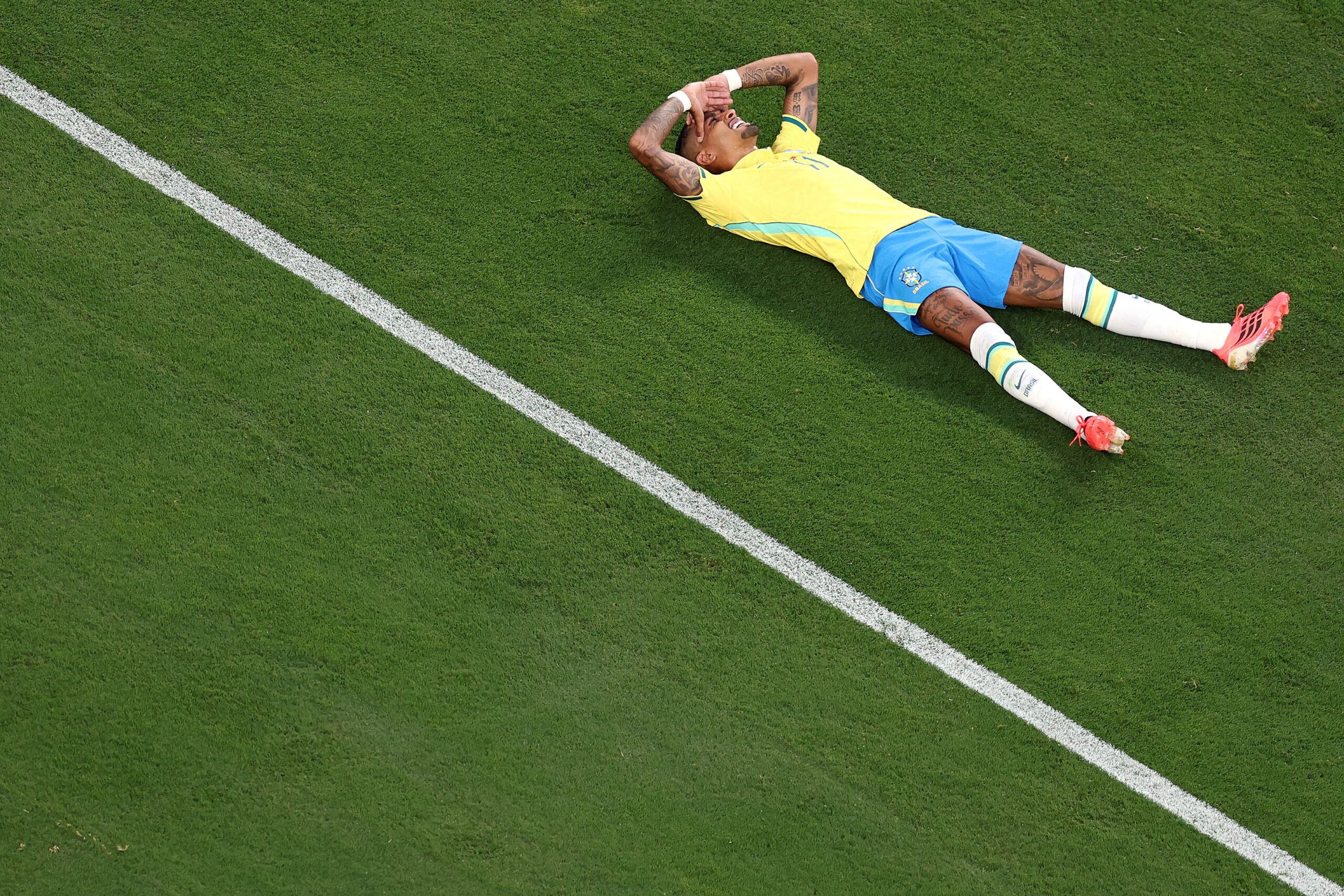 Raphinha é quem mais corre em empate da Seleção na estreia da Copa; veja ranking