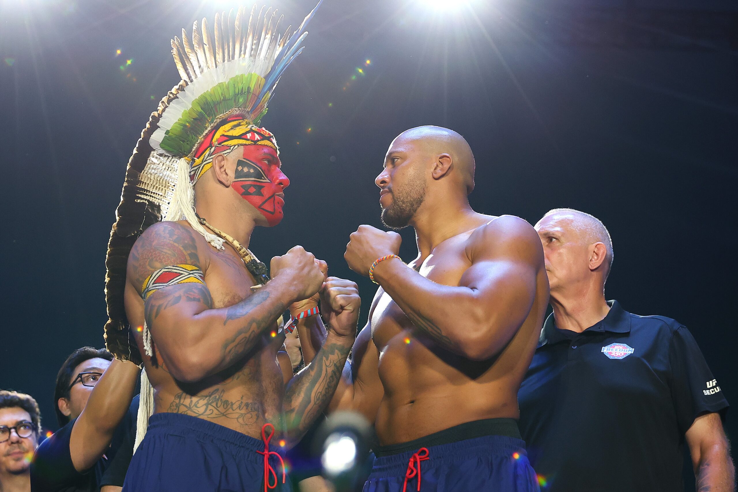 UFC Casa Branca: Sob gritos de “Chama”, torcida embala Poatan na última encarada