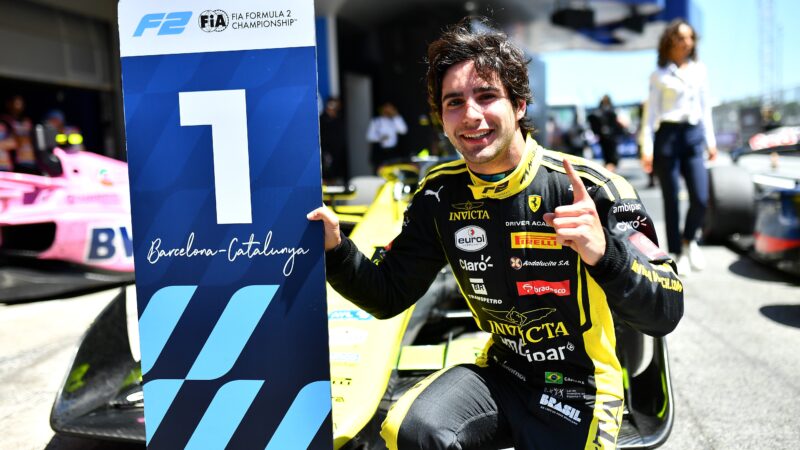 Rafael Câmara acerta na estratégia e vence a primeira na F2 em Barcelona