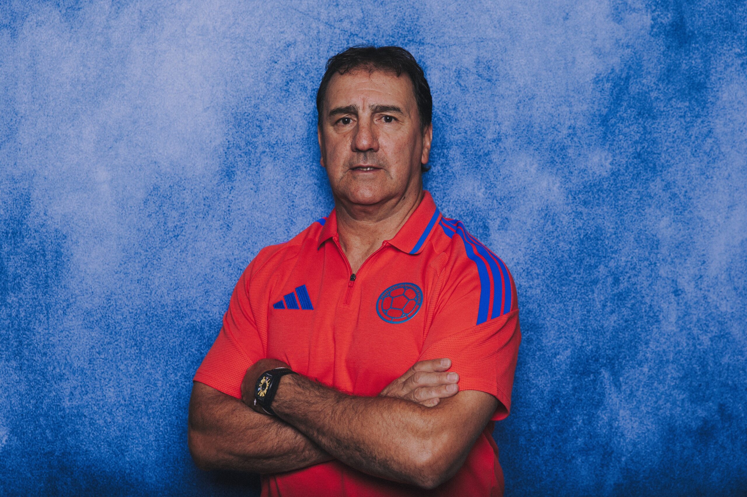 Técnico da Colômbia exalta James e questiona pausas prolongadas para hidratação: “Outra finalidade”