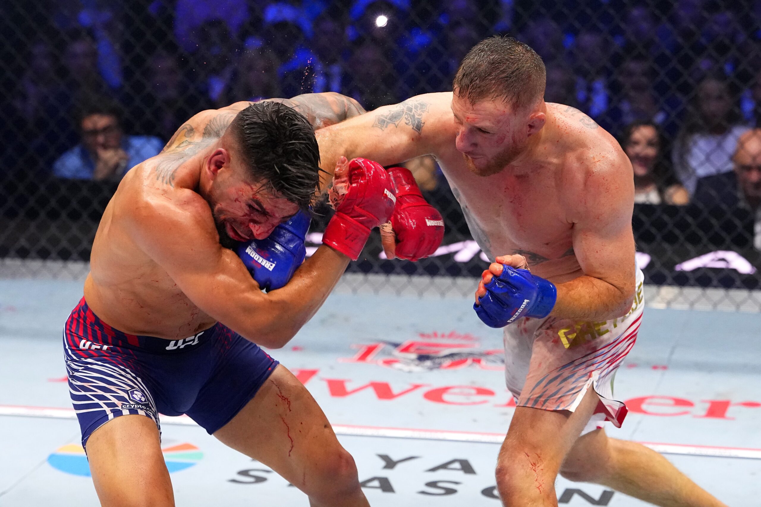 UFC Casa Branca: Gaethje “quebra a banca”, vence Topuria e unifica título dos leves
