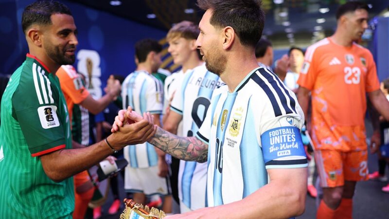 Mahrez, da Argélia, justifica derrota para a Argentina: “Eles têm o Messi”