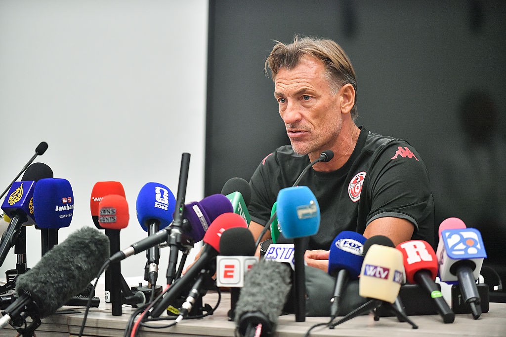 Novo técnico da Tunísia chega e tenta motivar elenco na Copa: “Enquanto há vida, há esperança”