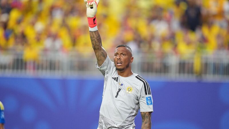 Do 7 a 1 ao paredão: quem é Eloy Room, goleiro que fez 15 defesas e mantém Curaçao vivo na Copa