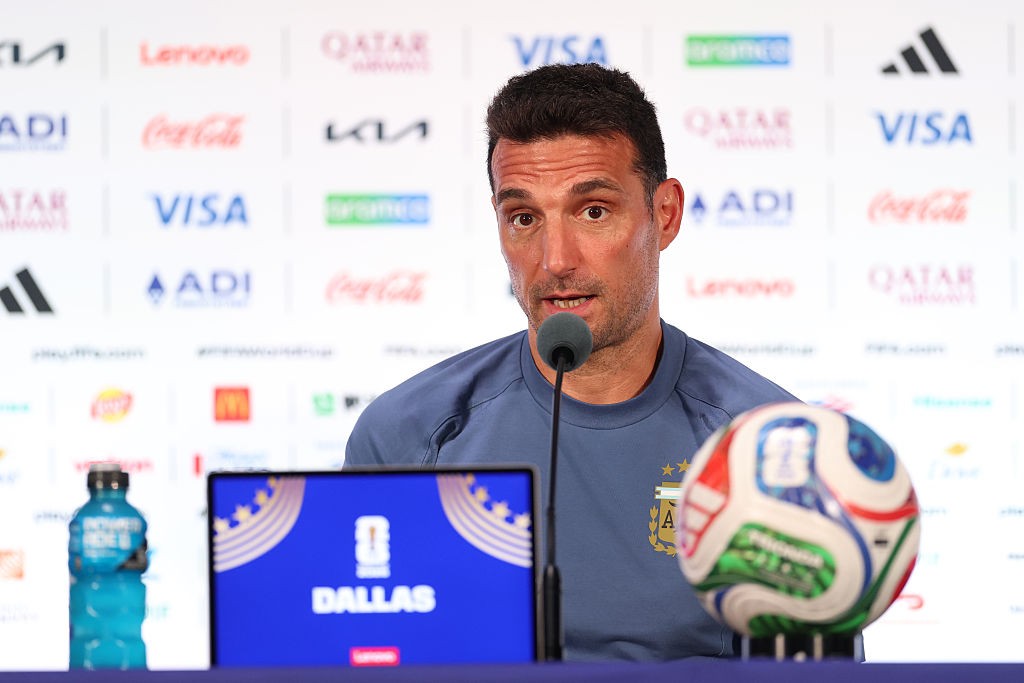 Scaloni diz que Lionel Messi vai começar no banco contra a Jordânia
