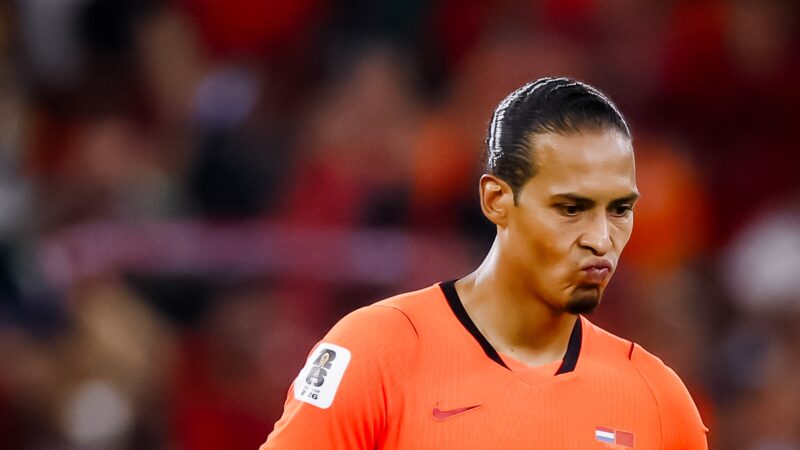 Van Dijk lamenta eliminação da Holanda na Copa: “Momentos terríveis para um jogador”