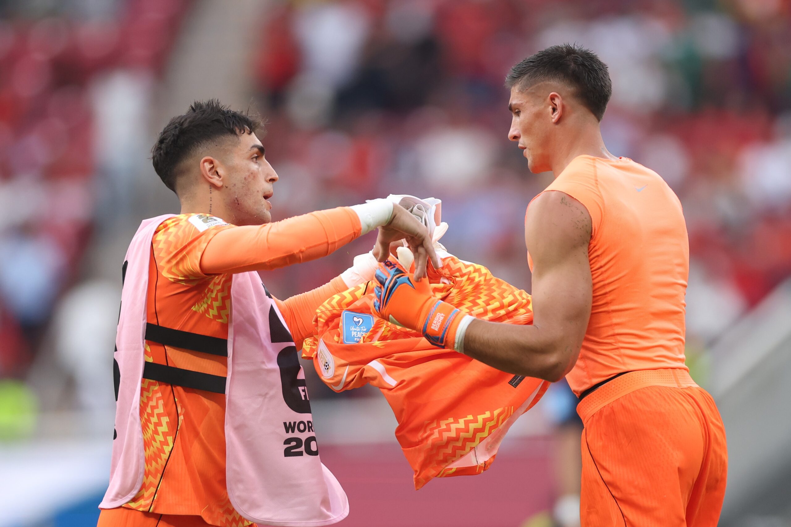 Goleiro do Inter, substituto de Muslera, foi um dos líderes de rebelião contra Bielsa, segundo rádio