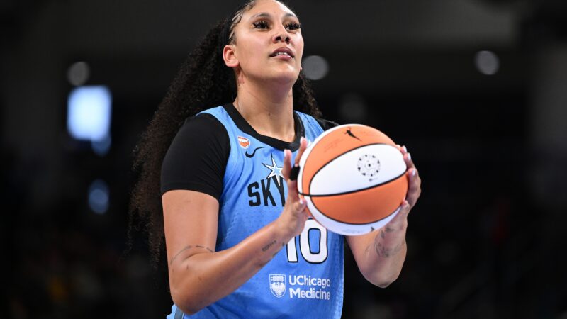 Kamilla Cardoso faz maior pontuação da carreira e bate recorde de arremessos na WNBA
