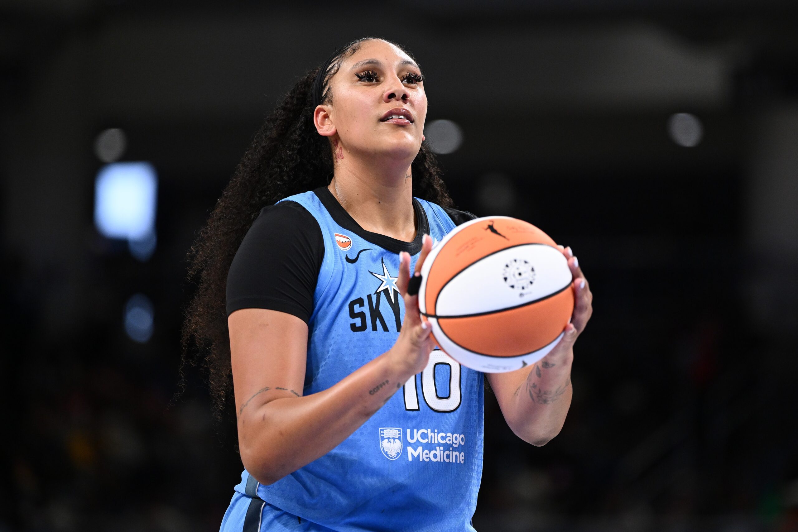Kamilla Cardoso faz maior pontuação da carreira e bate recorde de arremessos na WNBA