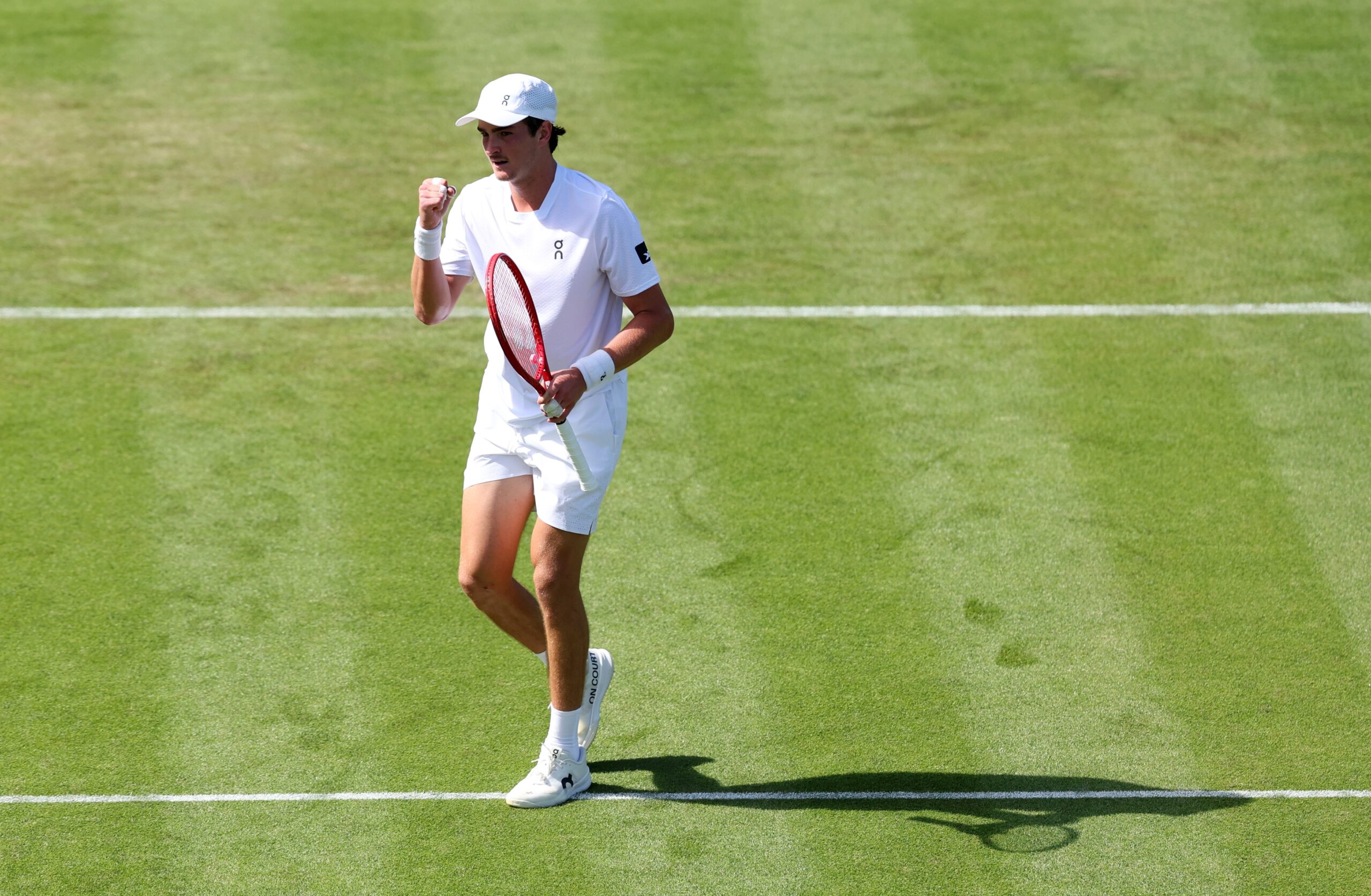 João Fonseca vence espanhol e avança à segunda rodada em Wimbledon