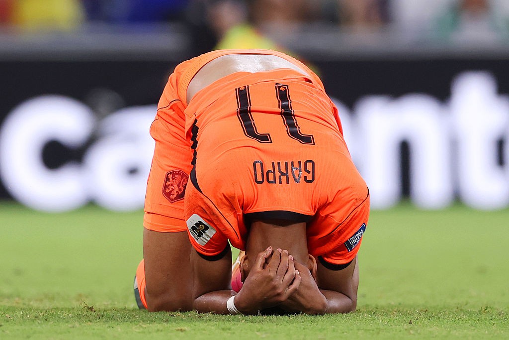 Autor de gol da Holanda, Gakpo chora por perda de filho ainda na gravidez