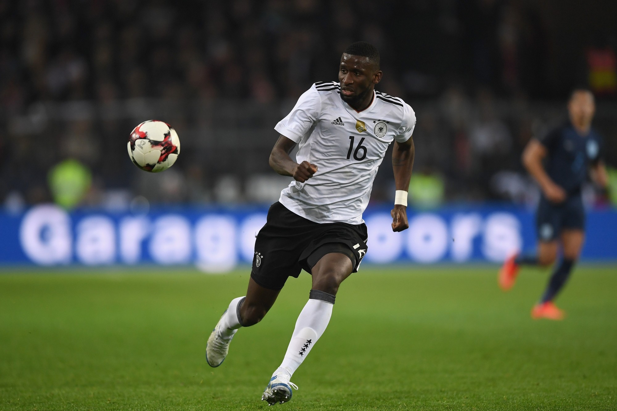 Convocado pela Alemanha para a Copa do Mundo, Rüdiger renova com o Real Madrid, diz jornal
